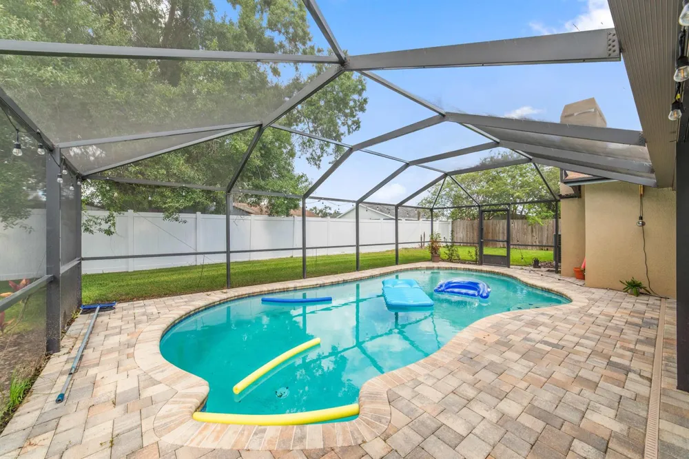 1003 RED OAK CIRCLE Brandon, FL 33511