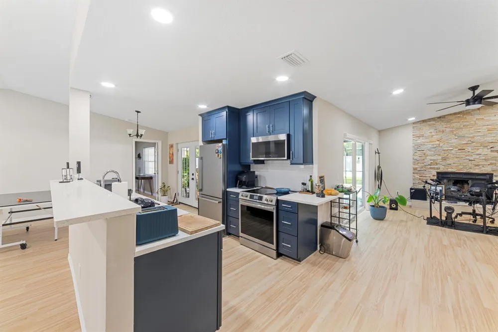 1003 RED OAK CIRCLE Brandon, FL 33511
