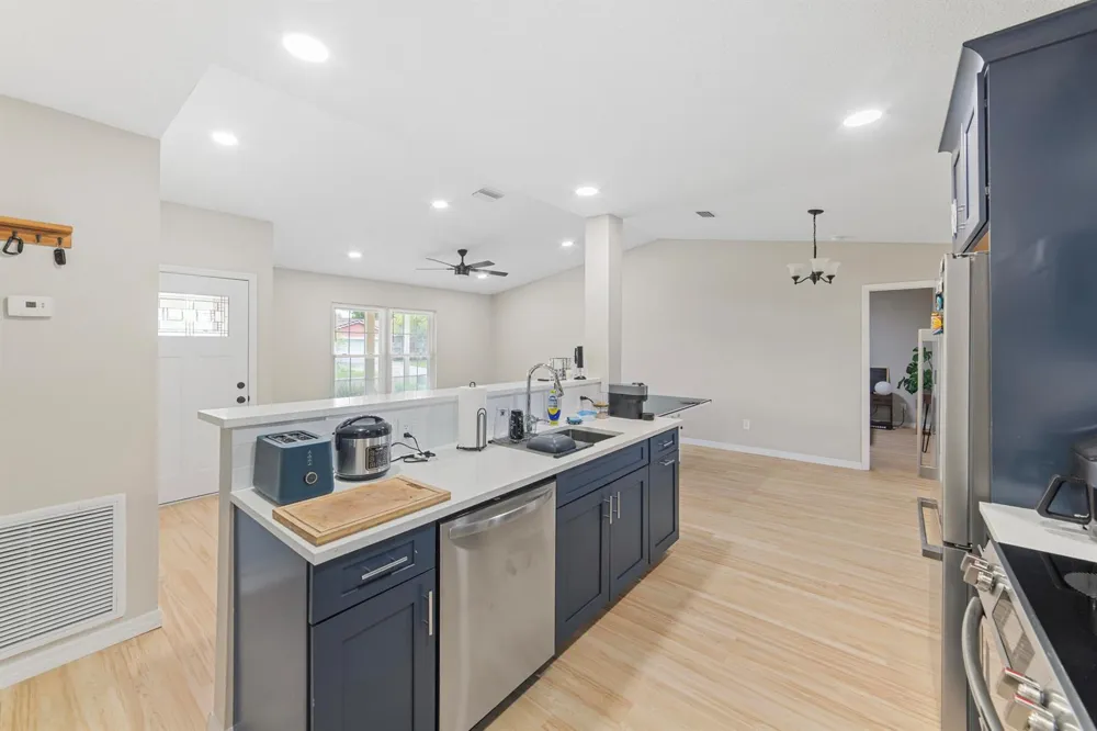 1003 RED OAK CIRCLE Brandon, FL 33511