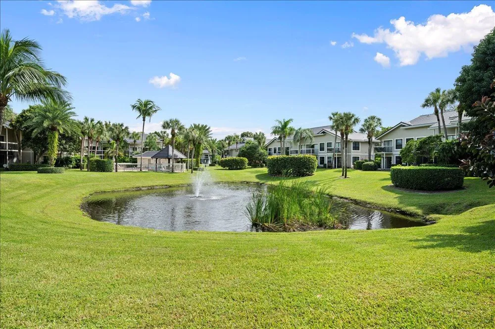 11863 Wimbledon Circle #543 Wellington, FL 33414