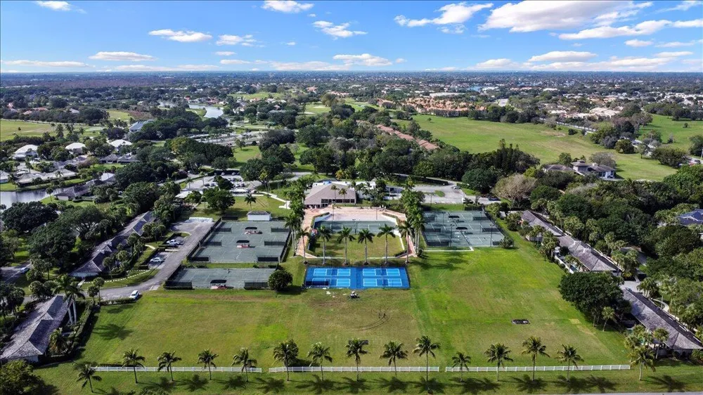 11863 Wimbledon Circle #543 Wellington, FL 33414