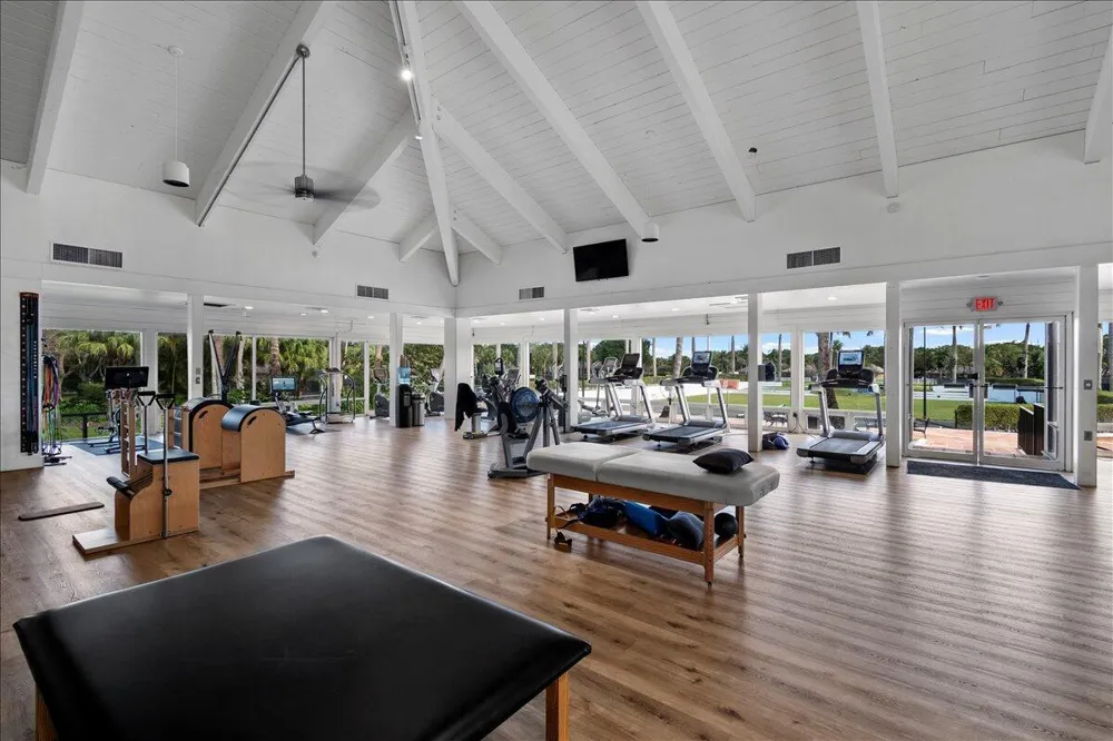 11863 Wimbledon Circle #543 Wellington, FL 33414