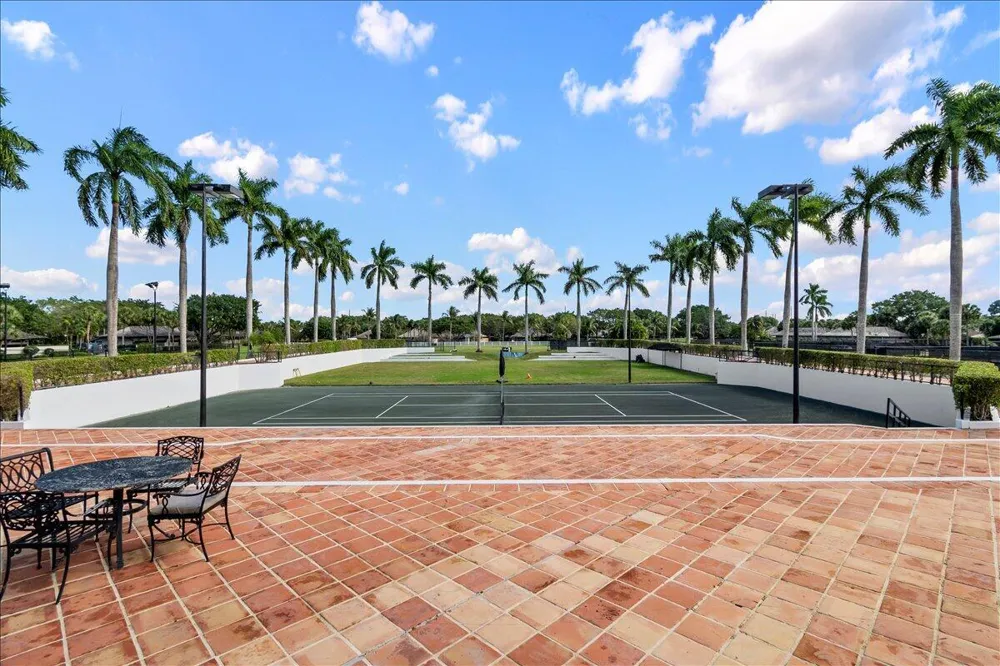 11863 Wimbledon Circle #543 Wellington, FL 33414