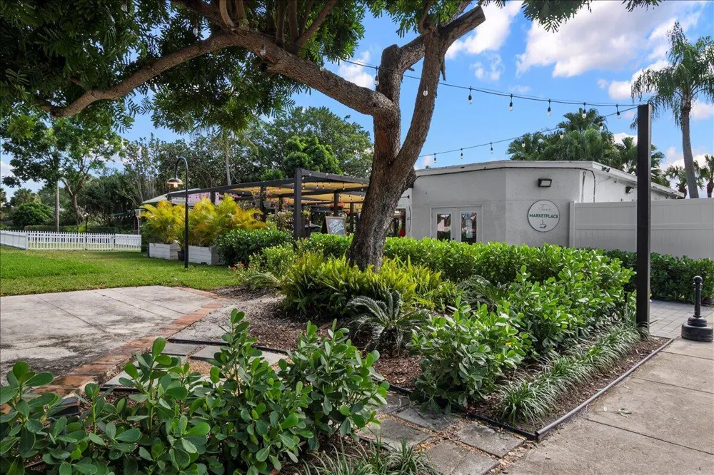 11863 Wimbledon Circle #543 Wellington, FL 33414