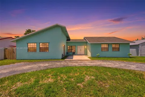 16604 SW 104th Ct