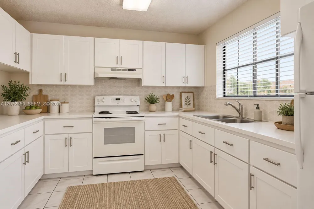 16604 SW 104th Ct Miami, FL 33157