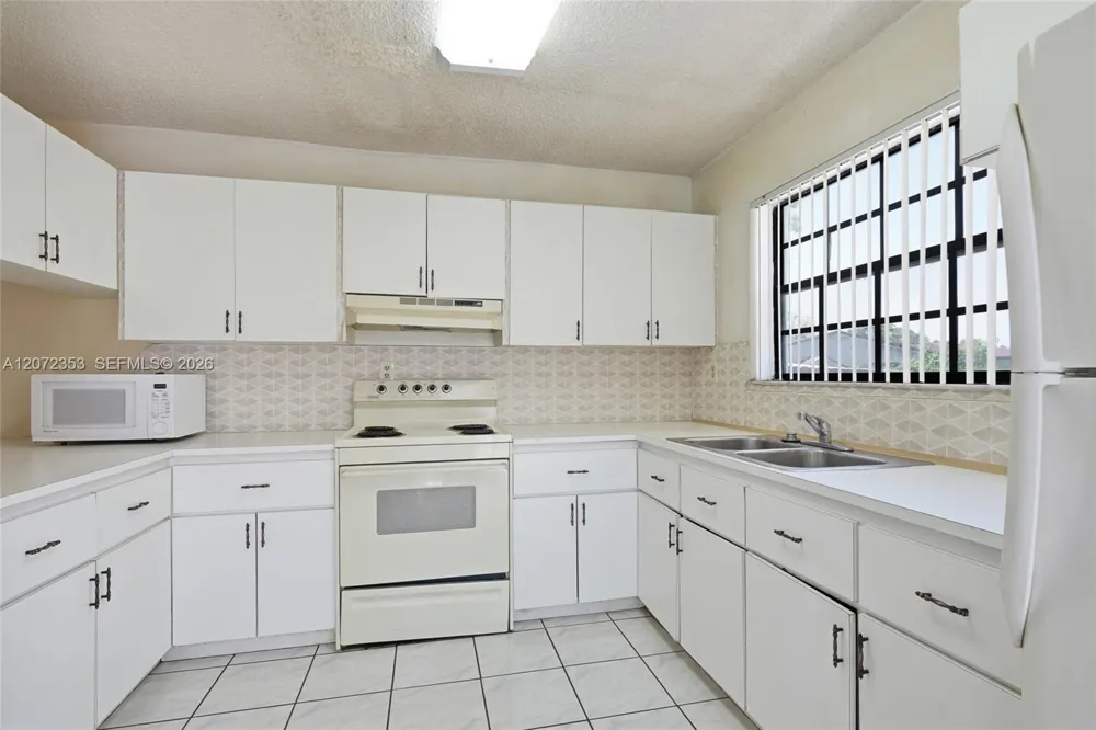 16604 SW 104th Ct Miami, FL 33157
