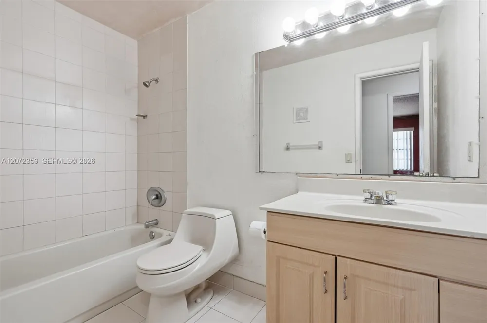 16604 SW 104th Ct Miami, FL 33157