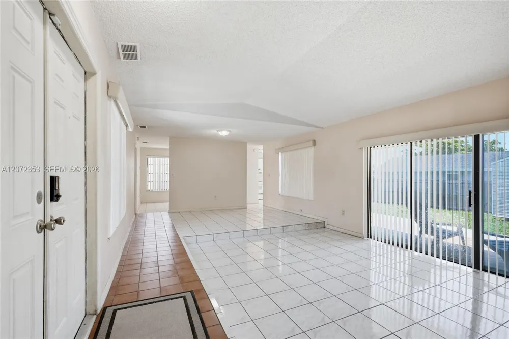 16604 SW 104th Ct Miami, FL 33157