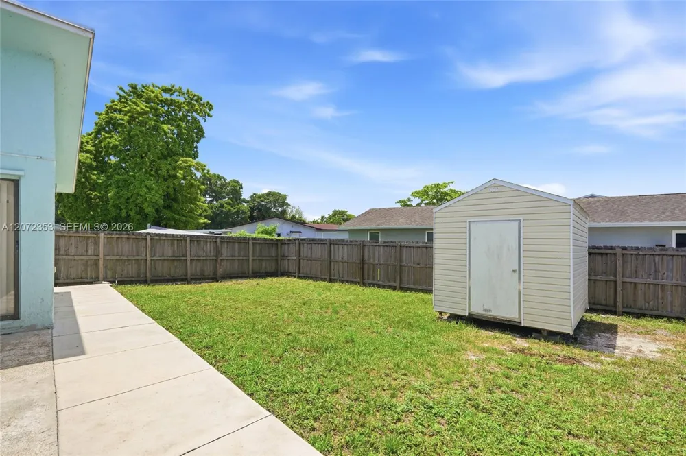 16604 SW 104th Ct Miami, FL 33157