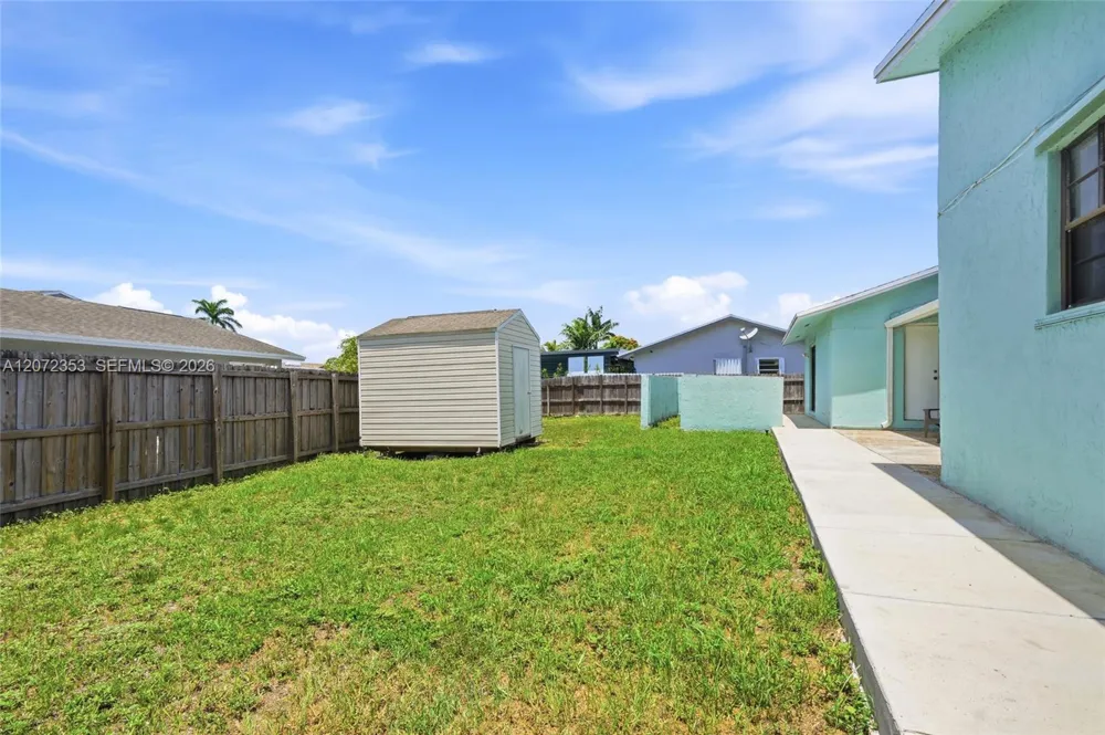 16604 SW 104th Ct Miami, FL 33157