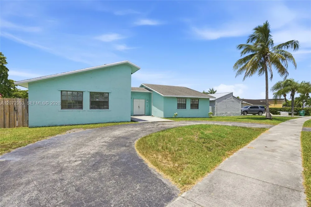 16604 SW 104th Ct Miami, FL 33157