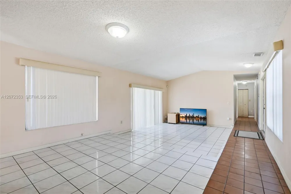 16604 SW 104th Ct Miami, FL 33157