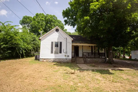 605 Moody St