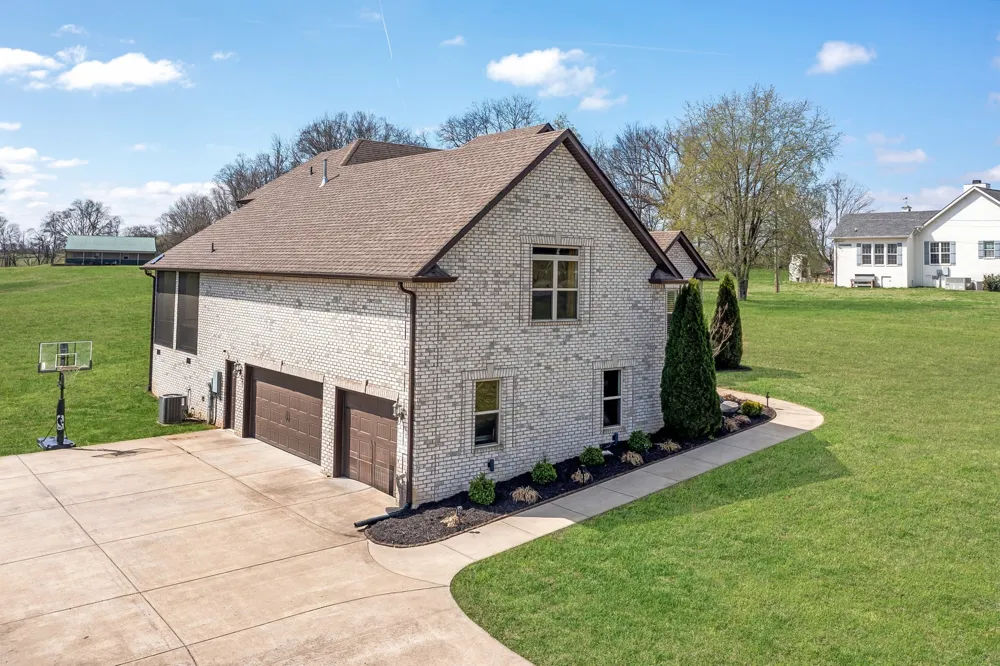 94 Branham Mill Rd Gallatin, TN 37066