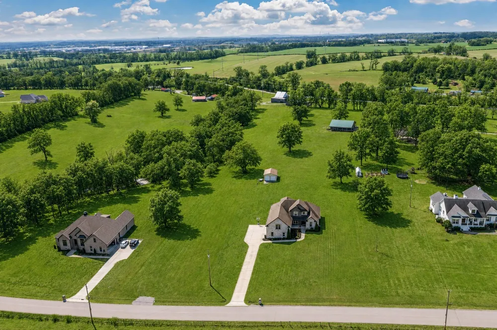 94 Branham Mill Rd Gallatin, TN 37066
