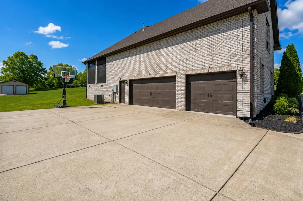 94 Branham Mill Rd Gallatin, TN 37066