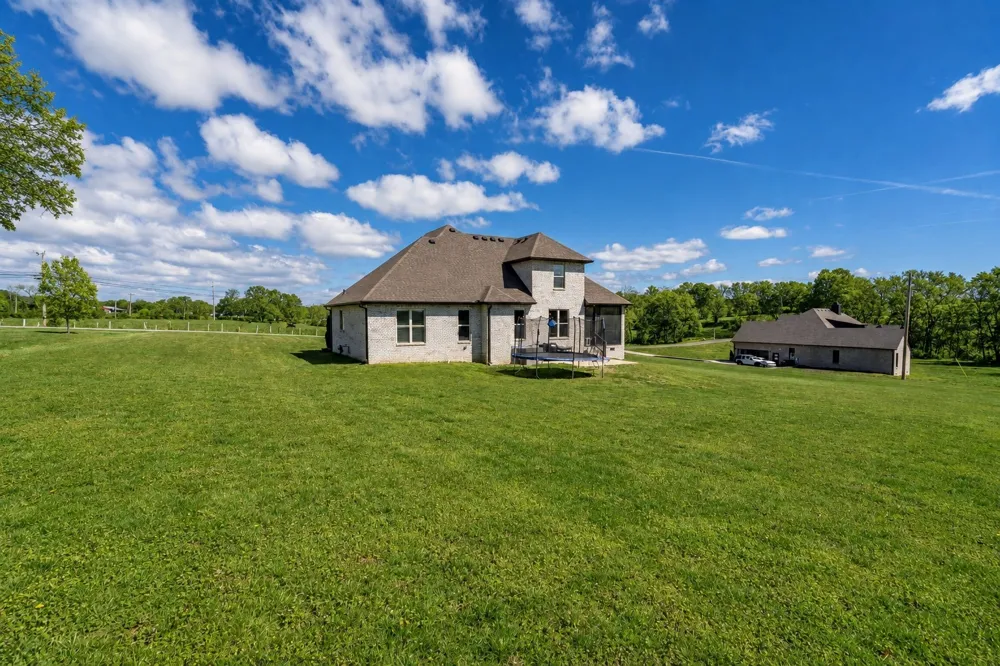 94 Branham Mill Rd Gallatin, TN 37066