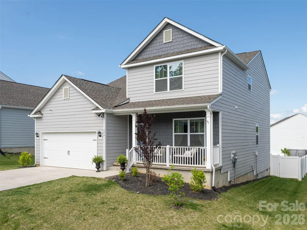 596 Country Oak Drive Asheville, NC 28804