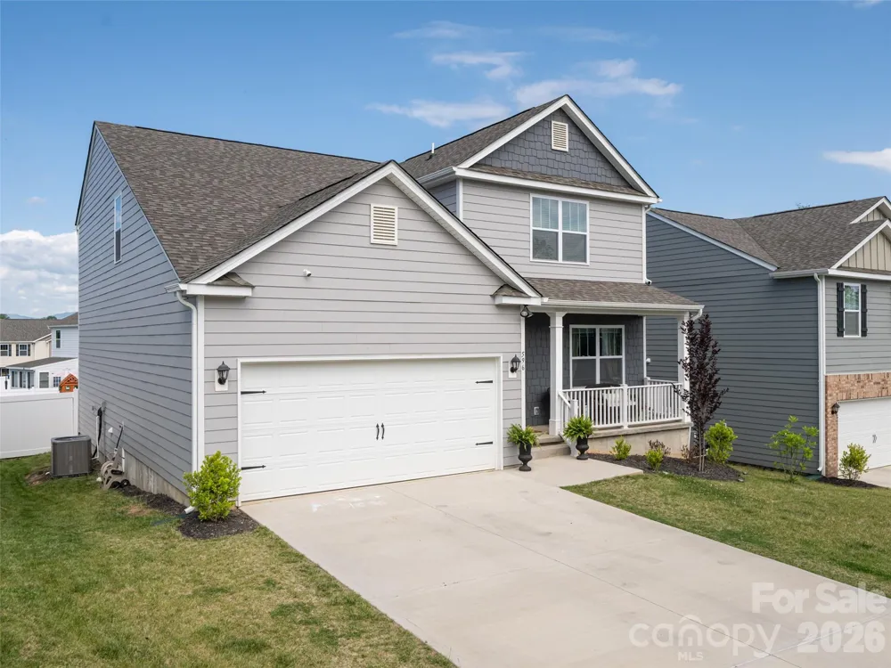 596 Country Oak Drive Asheville, NC 28804