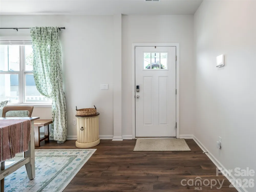 596 Country Oak Drive Asheville, NC 28804