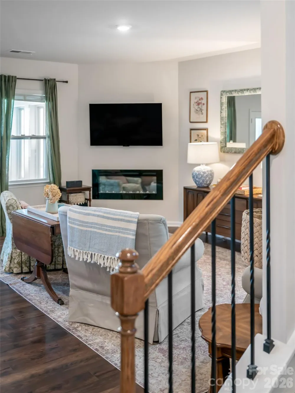 596 Country Oak Drive Asheville, NC 28804