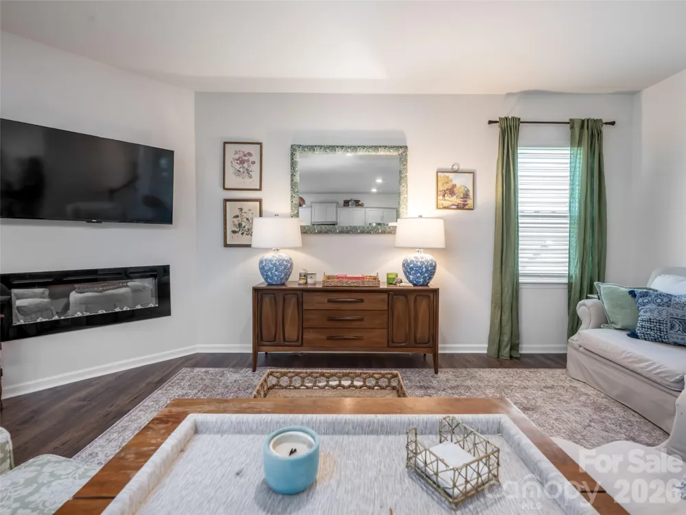 596 Country Oak Drive Asheville, NC 28804