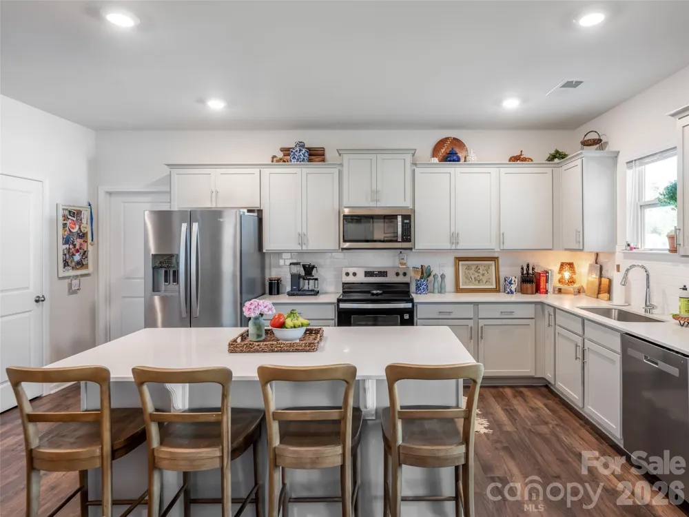 596 Country Oak Drive Asheville, NC 28804
