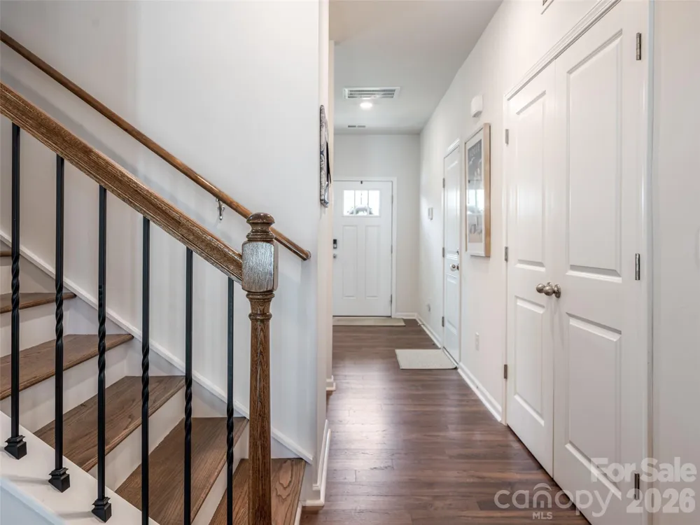 596 Country Oak Drive Asheville, NC 28804