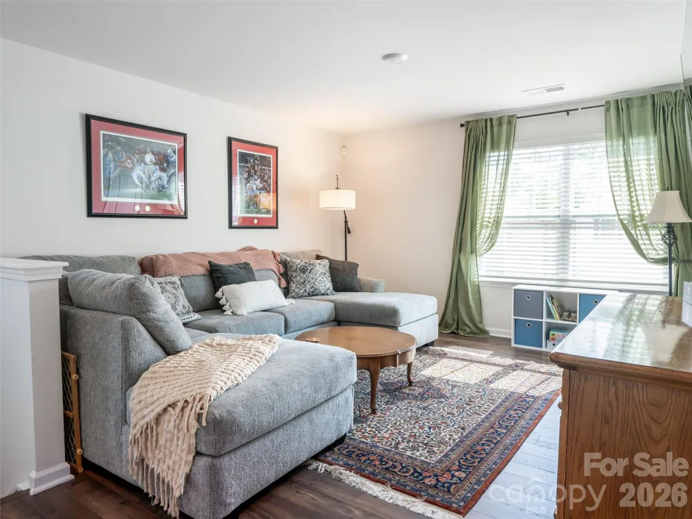 596 Country Oak Drive Asheville, NC 28804