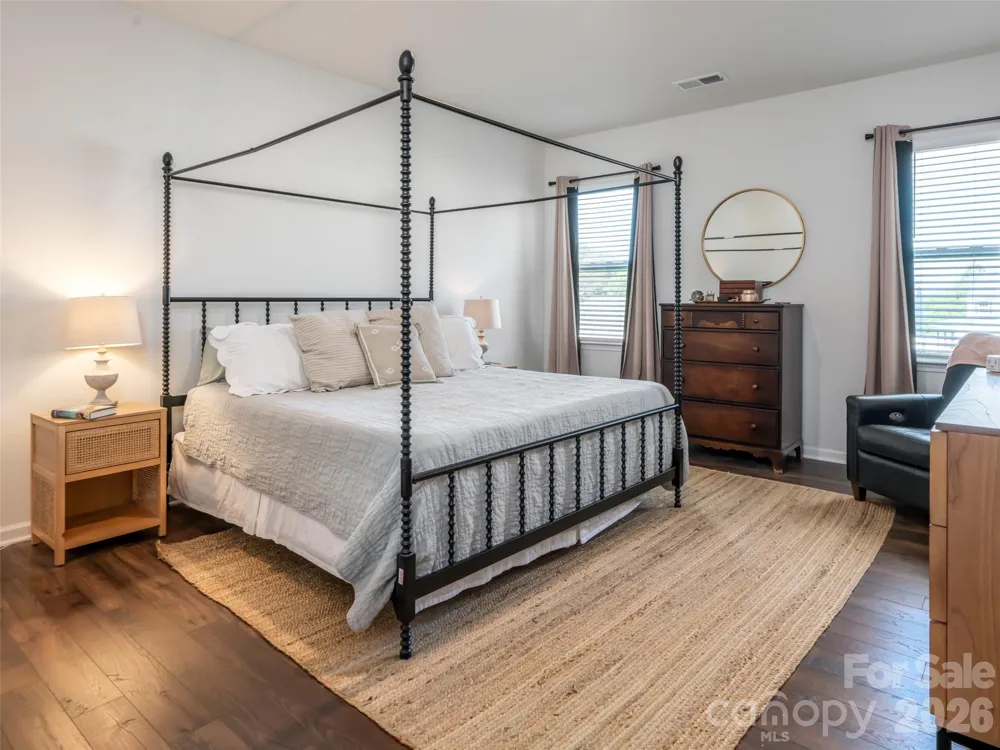 596 Country Oak Drive Asheville, NC 28804
