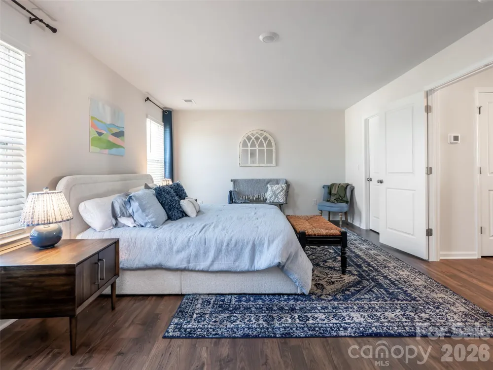 596 Country Oak Drive Asheville, NC 28804