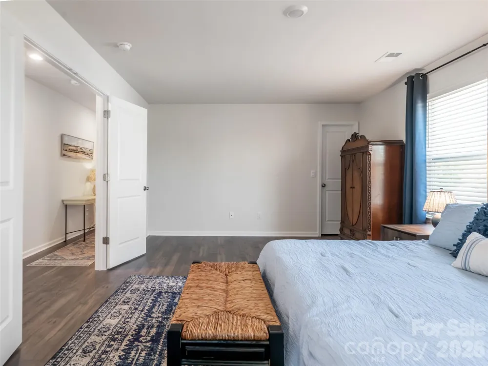 596 Country Oak Drive Asheville, NC 28804