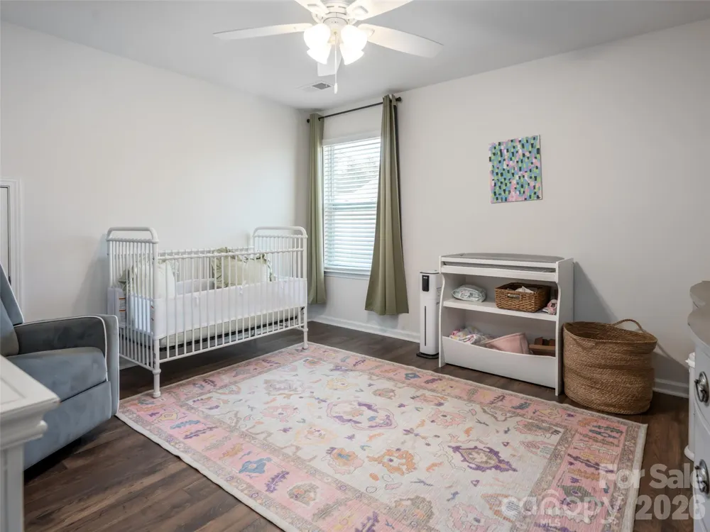 596 Country Oak Drive Asheville, NC 28804