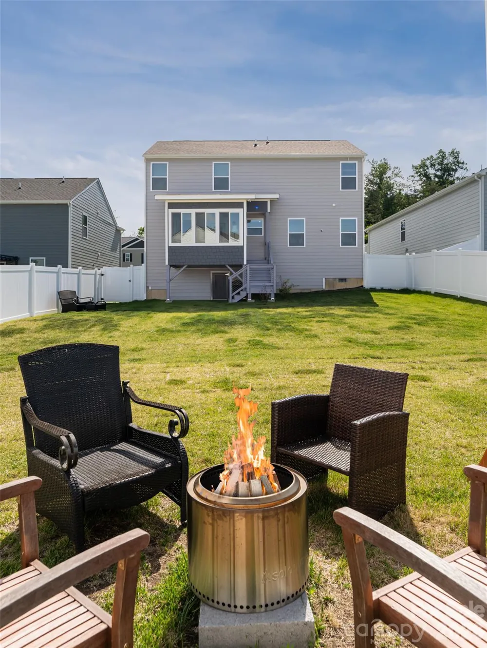 596 Country Oak Drive Asheville, NC 28804