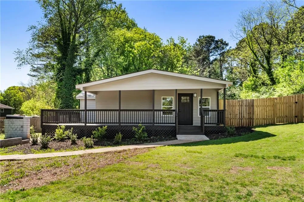 8859 Thomas Road Jonesboro, GA 30238