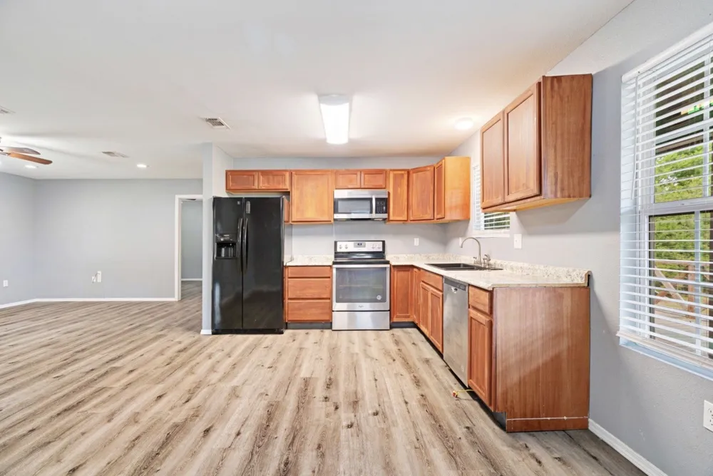 9006 County Road 43200 Powderly, TX 75473