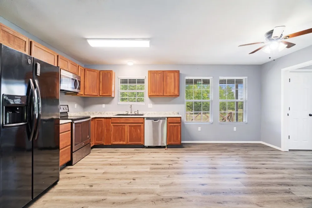 9006 County Road 43200 Powderly, TX 75473