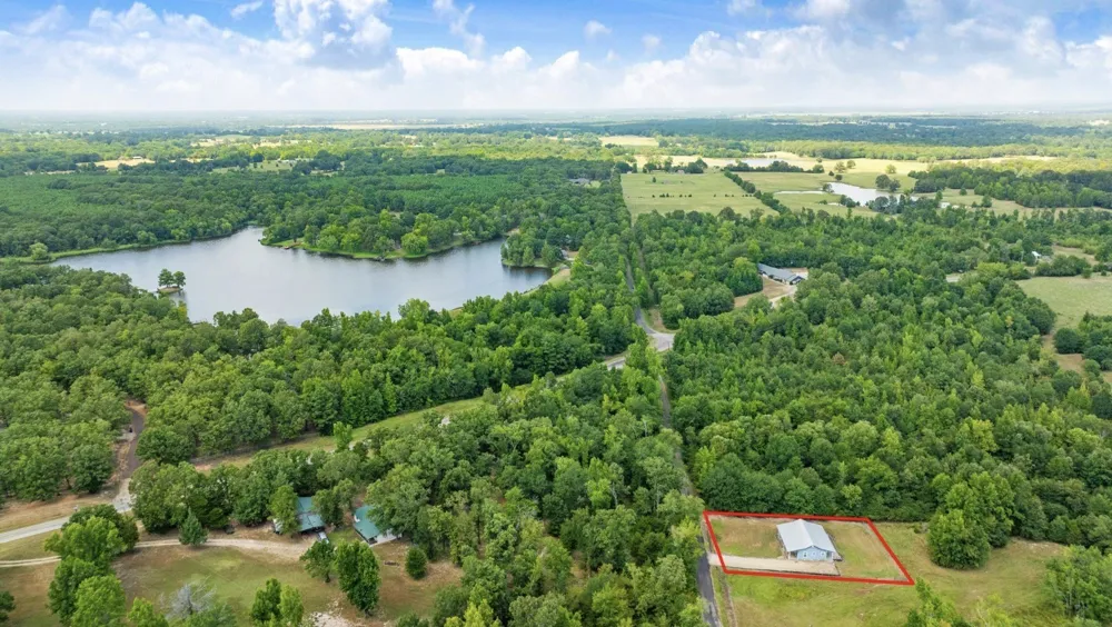 9006 County Road 43200 Powderly, TX 75473