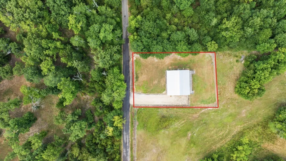 9006 County Road 43200 Powderly, TX 75473