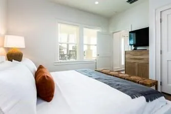 1711 16th Street Galveston, TX 77550