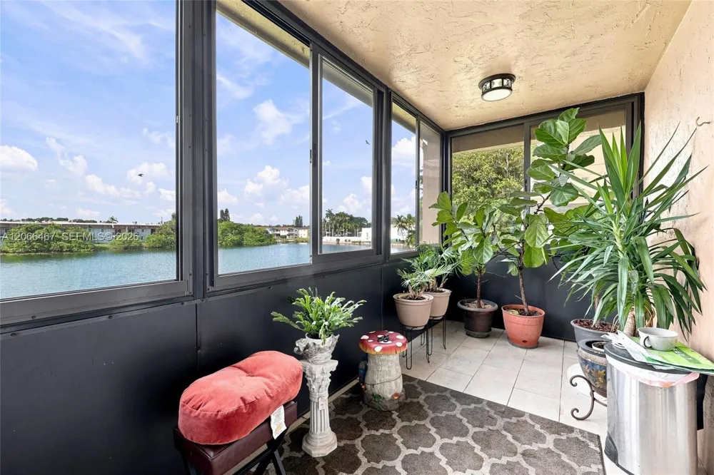 5900 NW 17th Pl #203 Sunrise, FL 33313