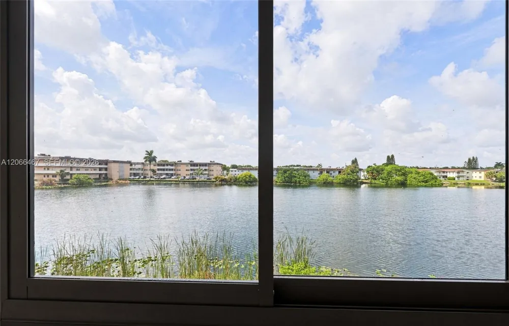 5900 NW 17th Pl #203 Sunrise, FL 33313