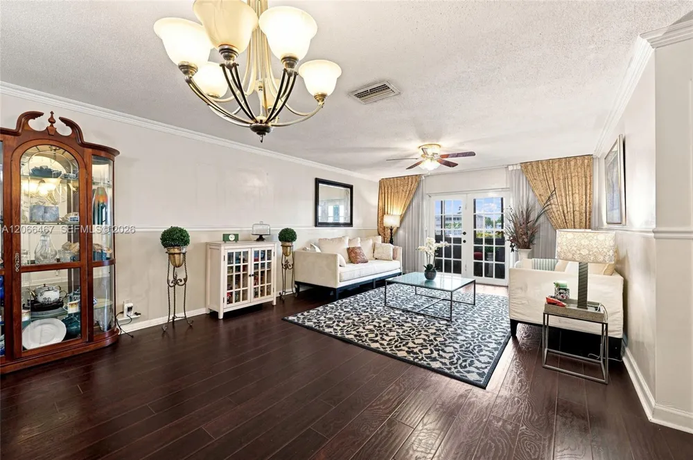 5900 NW 17th Pl #203 Sunrise, FL 33313