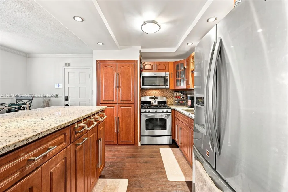5900 NW 17th Pl #203 Sunrise, FL 33313