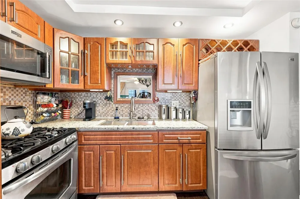 5900 NW 17th Pl #203 Sunrise, FL 33313