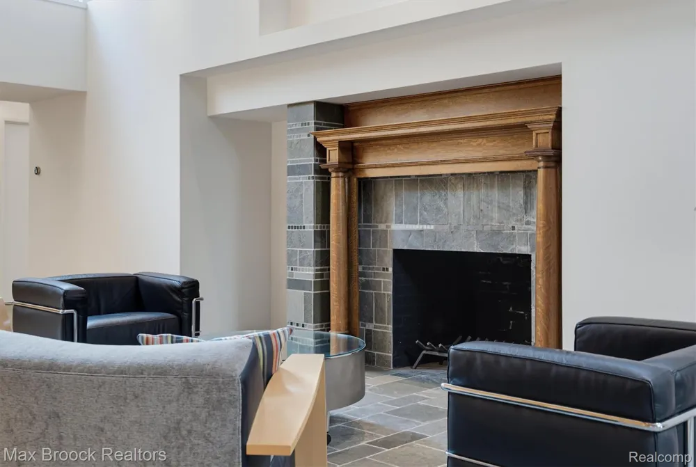 25850 Romany Way Franklin Village, MI 48025