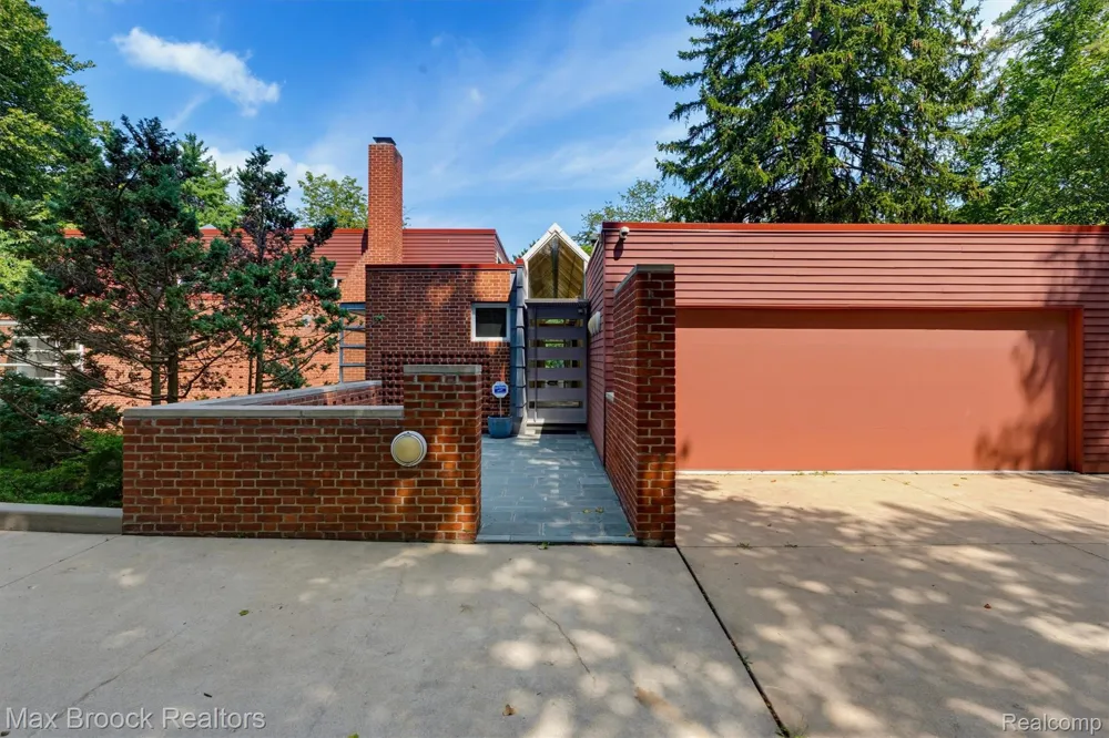 25850 Romany Way Franklin Village, MI 48025