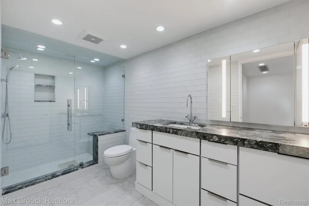25850 Romany Way Franklin Village, MI 48025