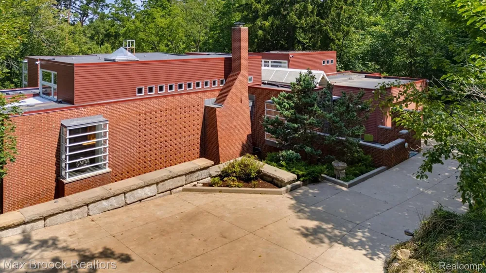 25850 Romany Way Franklin Village, MI 48025